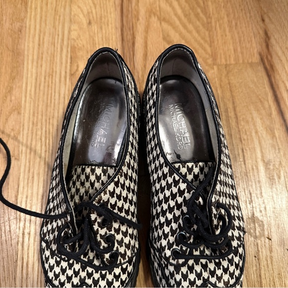 MICHAEL Michael Kors Black/Brown and White Lace Up Heel Calf Hair Oxfords Sz7 - Picture 4 of 10